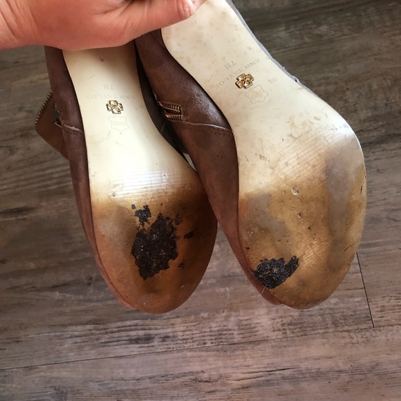 Ann Taylor peep toe heel booties. Suede. Size 7 - Picture 7 of 7